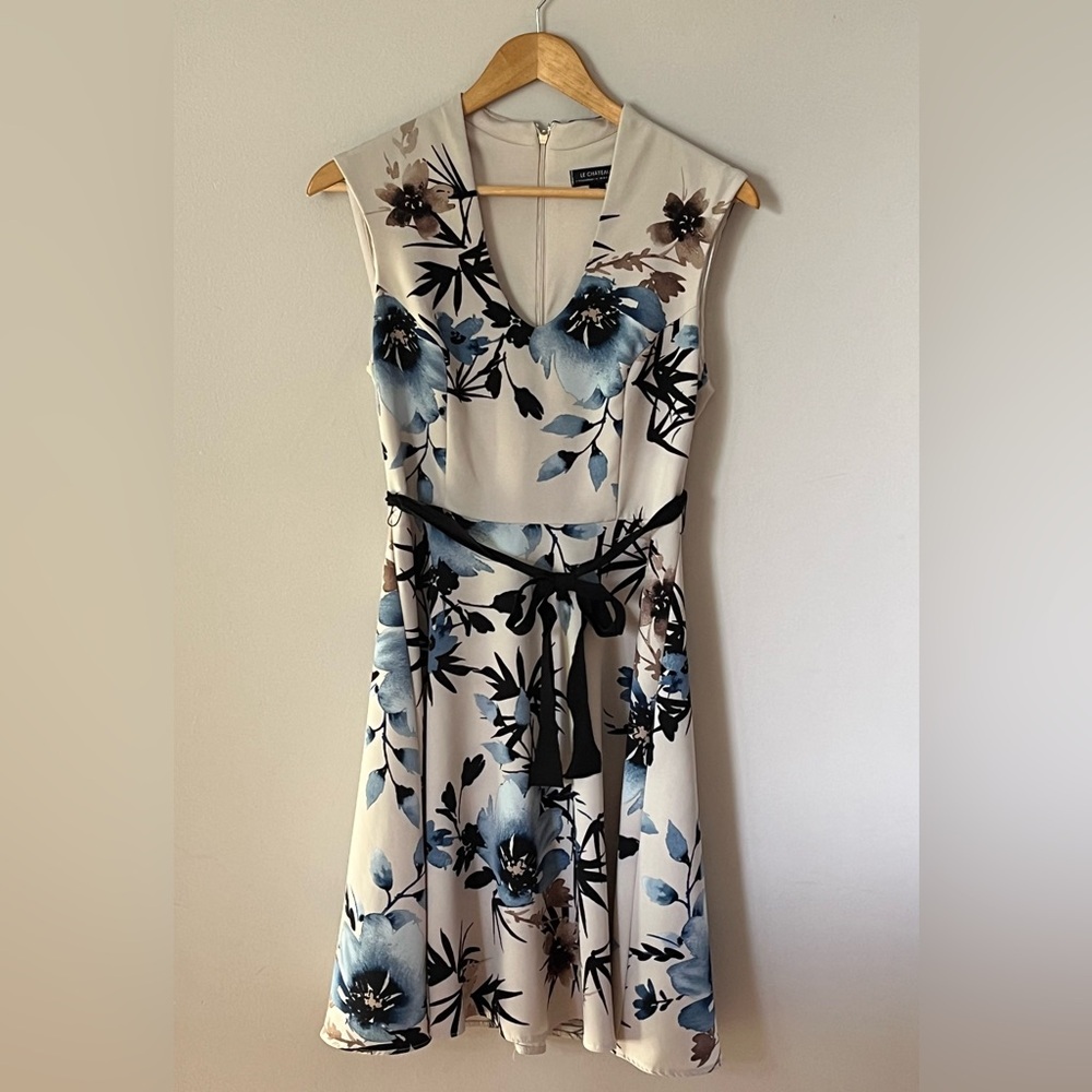 Women’s Le Chateau Blue and White Sleeveless V-Neck Midi Dress - Picture 1 of 14